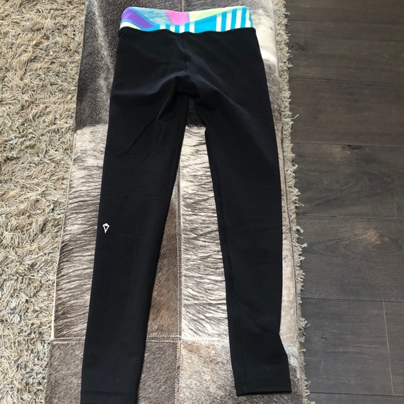 Ivivva black leggings size 8 - Picture 2 of 3